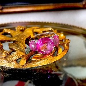 Gorgeous 14K White Gold Pink Topaz Size 7 Ring